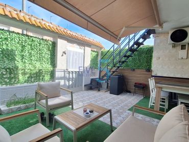Bungalow amb balcó en venda a Los Cuarteros
