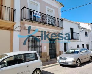 Exterior view of Single-family semi-detached for sale in San Vicente de Alcántara