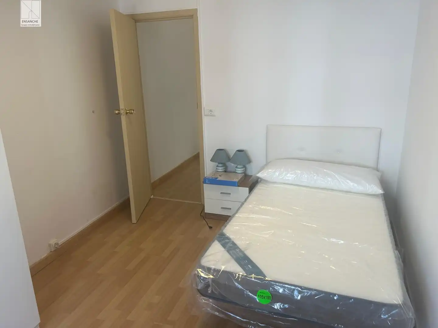 Bedroom of Flat for rent in Santiago de Compostela   with Heating and Furnished