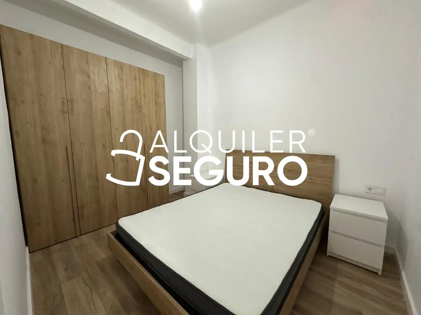 Dormitori de Pis de lloguer en Catarroja amb Aire condicionat, Terrassa i Traster