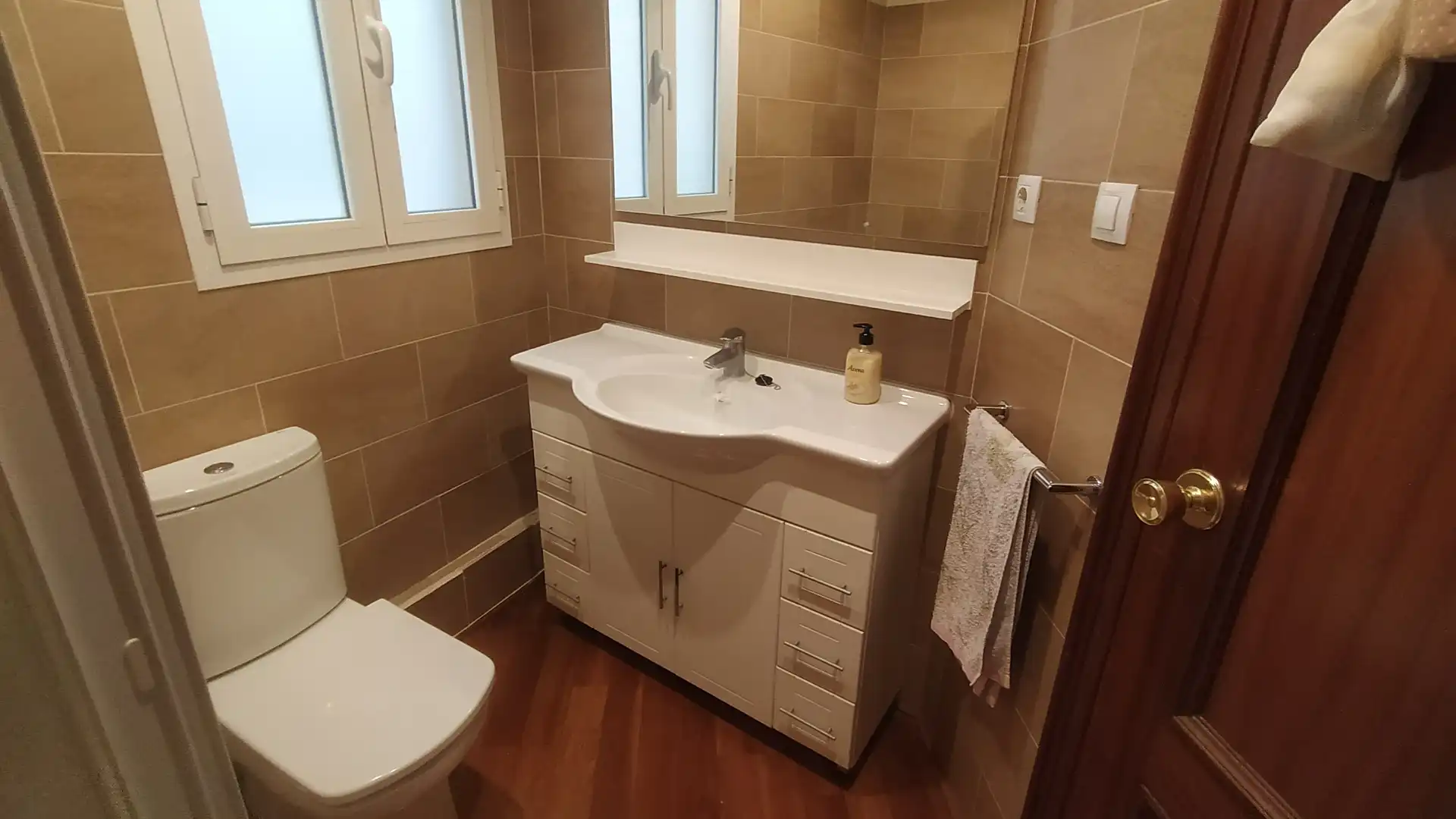 Baño de Piso en venta en Valencia con Aire acondicionado y Balcón