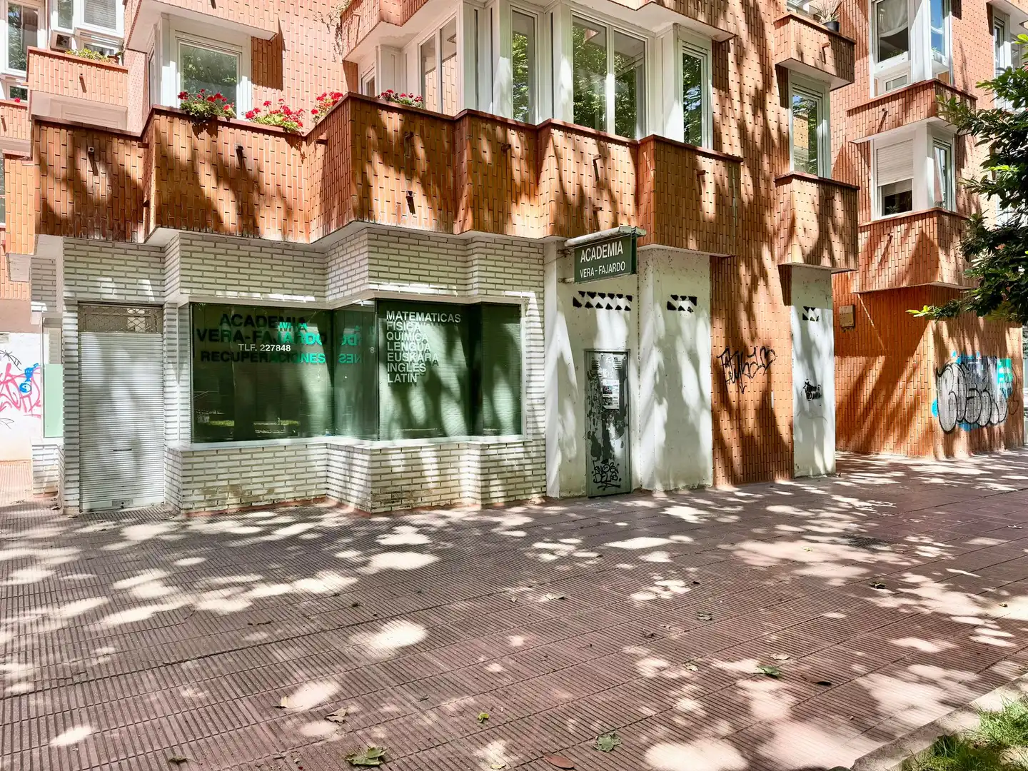 Local comercial en venda a Pintor Aurelio Verá-Fajardo Kalea