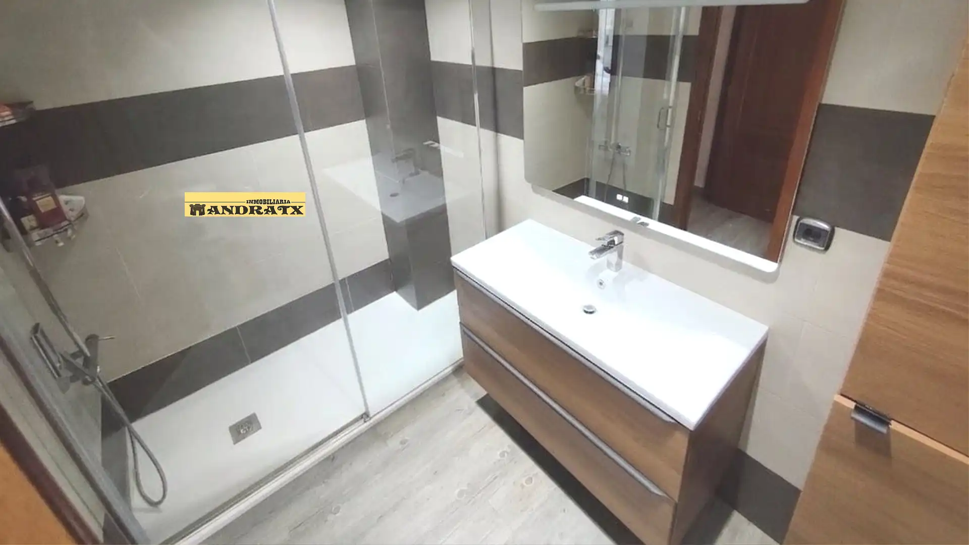 Badezimmer von Wohnung zum Verkauf in Narón mit Heizung und Möbliert