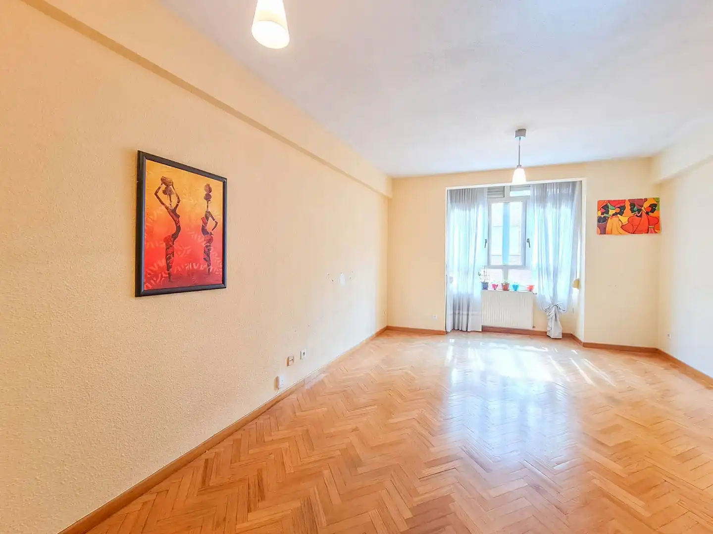 Wohnzimmer von Wohnungen zur Miete in  Madrid Capital mit Heizung, Parkett und Ofen