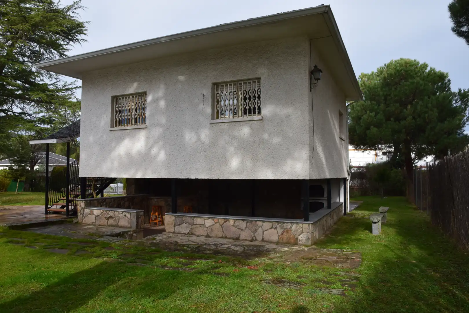 Vista exterior de Casa o chalet en venta en Moralzarzal con Calefacción, Jardín privado y Terraza