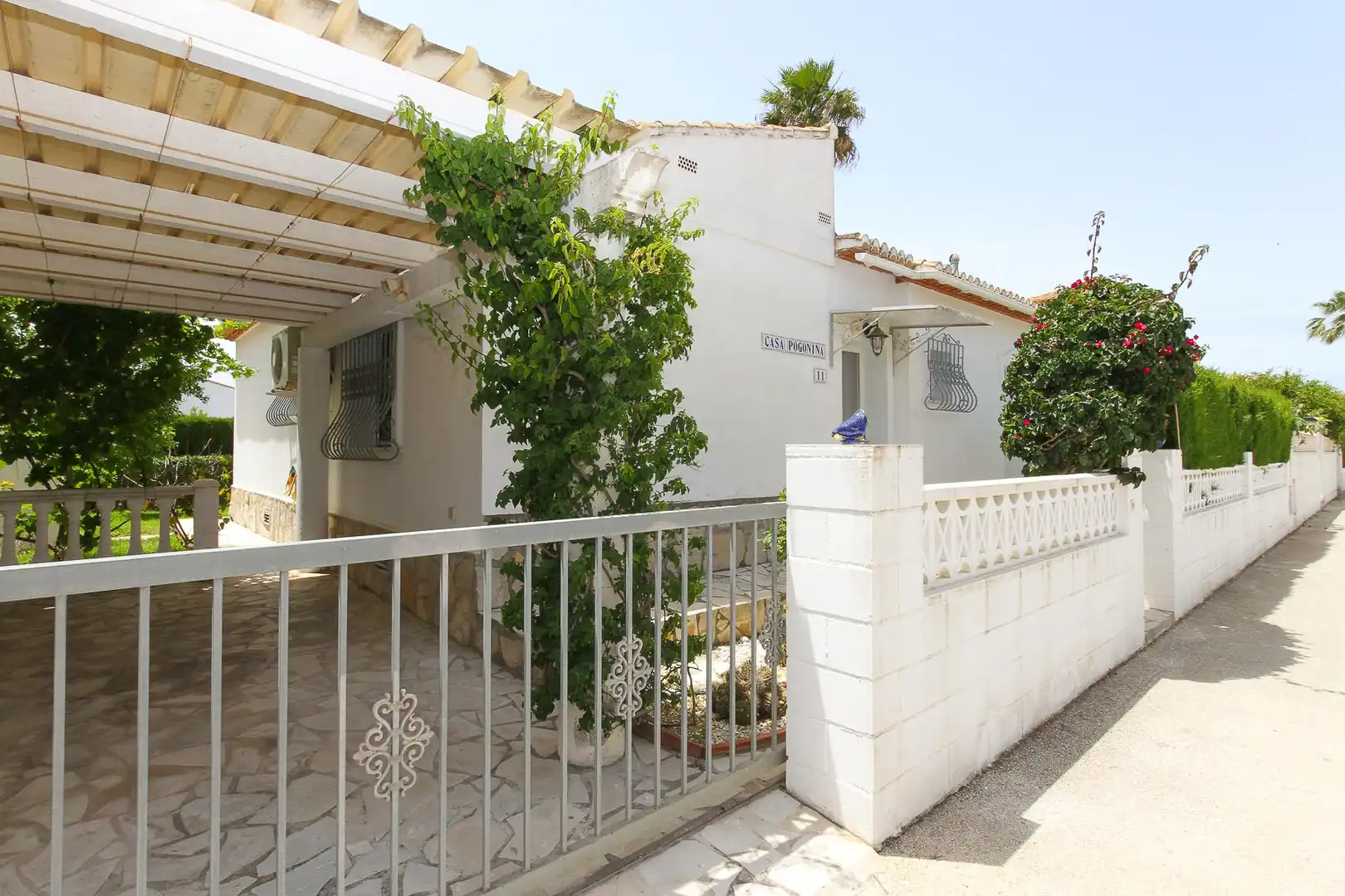 Vista exterior de Casa o chalet de alquiler en Dénia con Aire acondicionado, Jardín privado y Amueblado