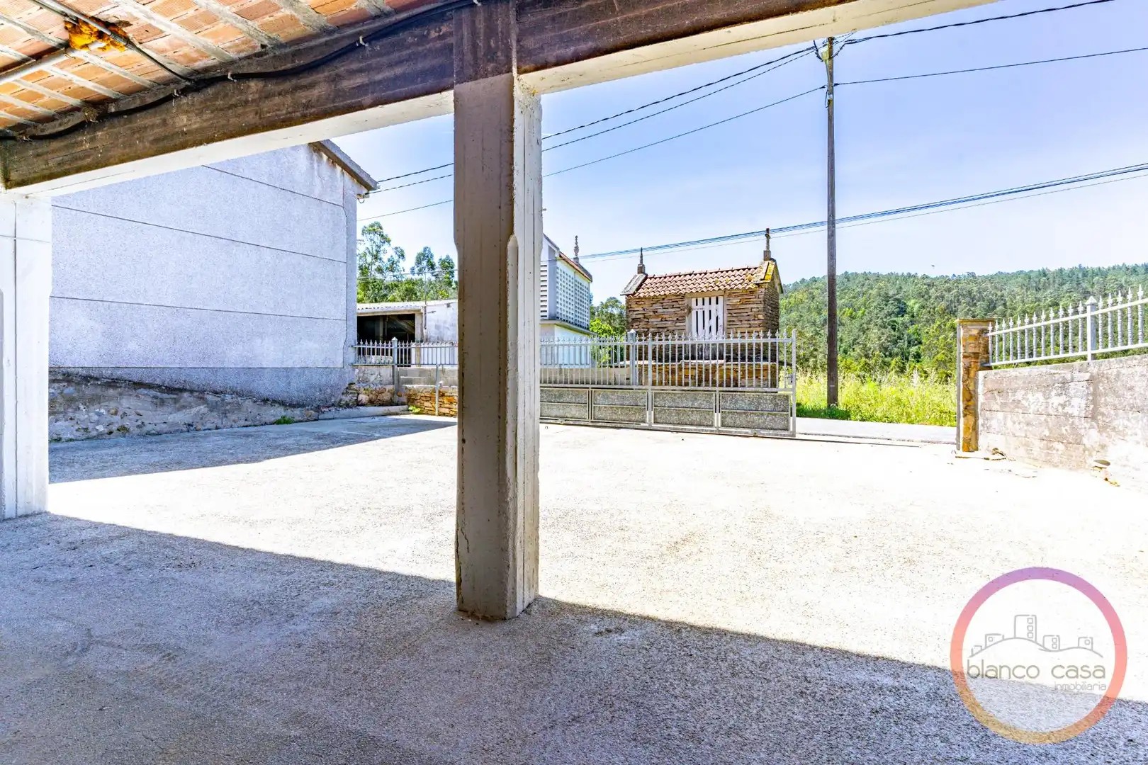 Außenansicht von Haus oder Chalet zum Verkauf in Cabana de Bergantiños mit Abstellraum und Möbliert