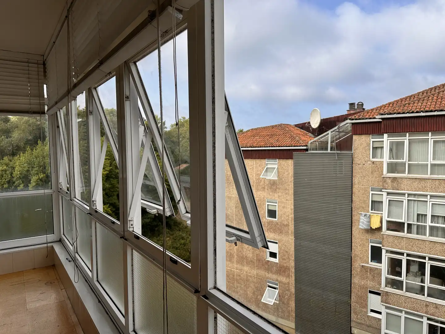 Vista exterior de Pis en venda en Santiago de Compostela  amb Calefacció