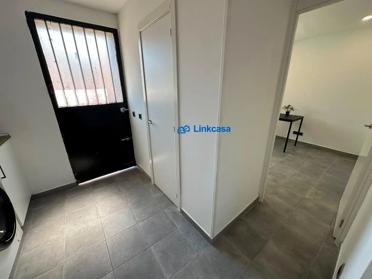 Flat for sale in Madrid  with Air Conditioner, Heating and Furnished