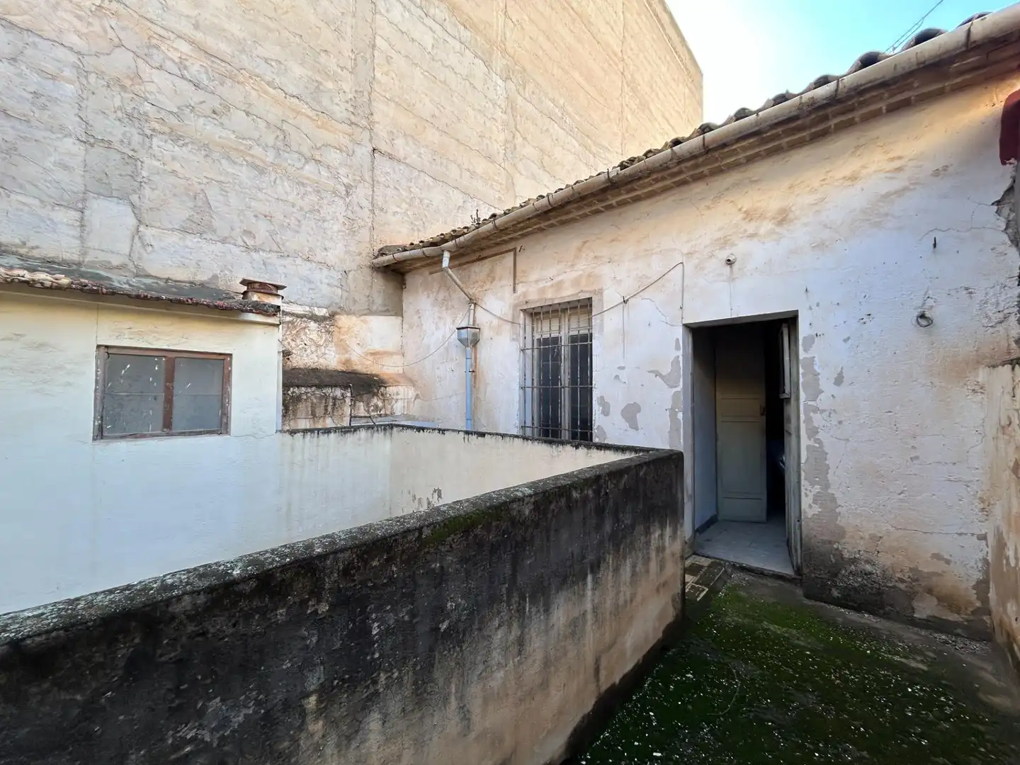 Vista exterior de Piso en venta en Novelda con Alarma