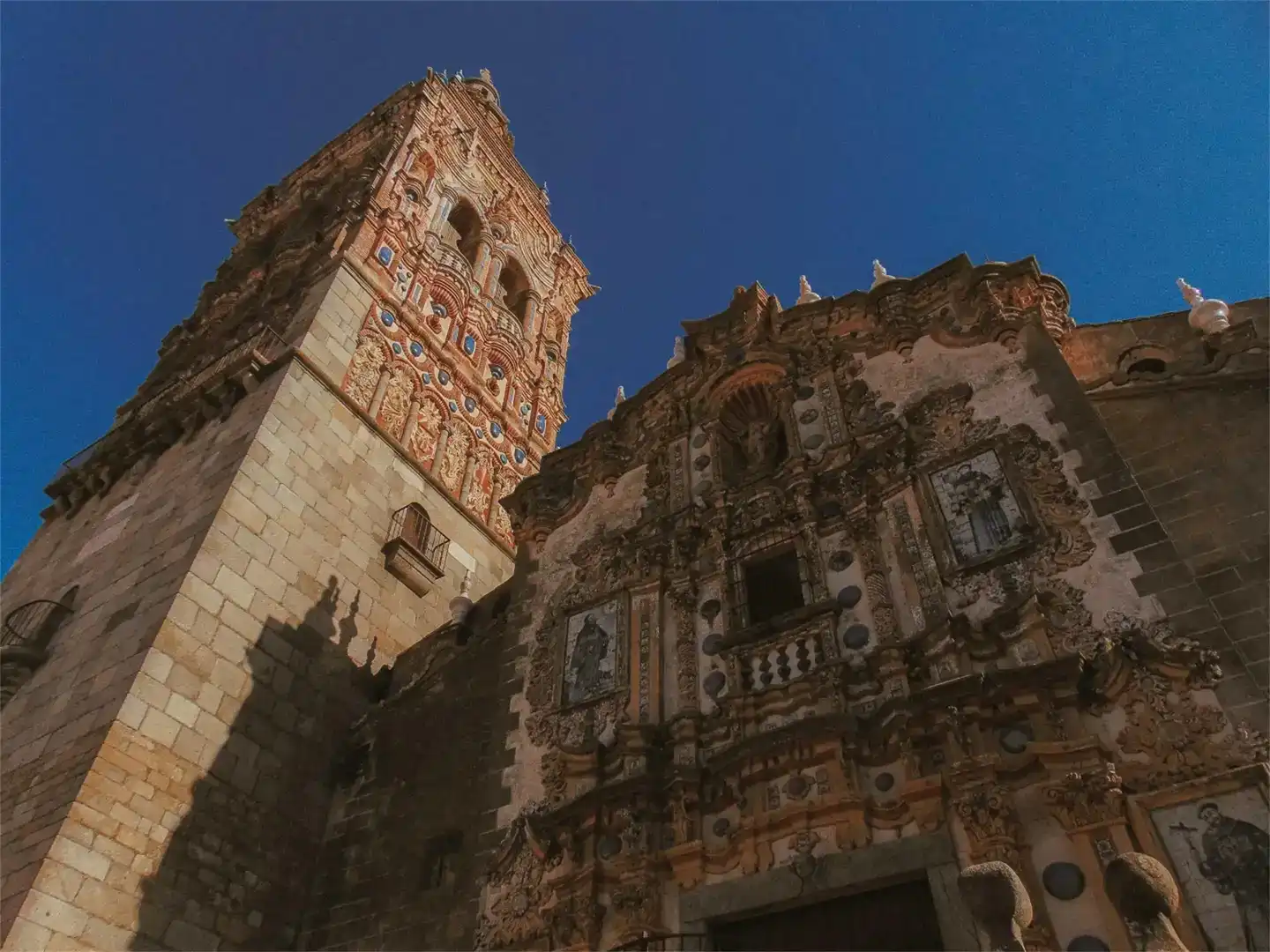 Vista exterior de Casa o xalet en venda en Jerez de los Caballeros amb Aire condicionat, Jardí privat i Traster