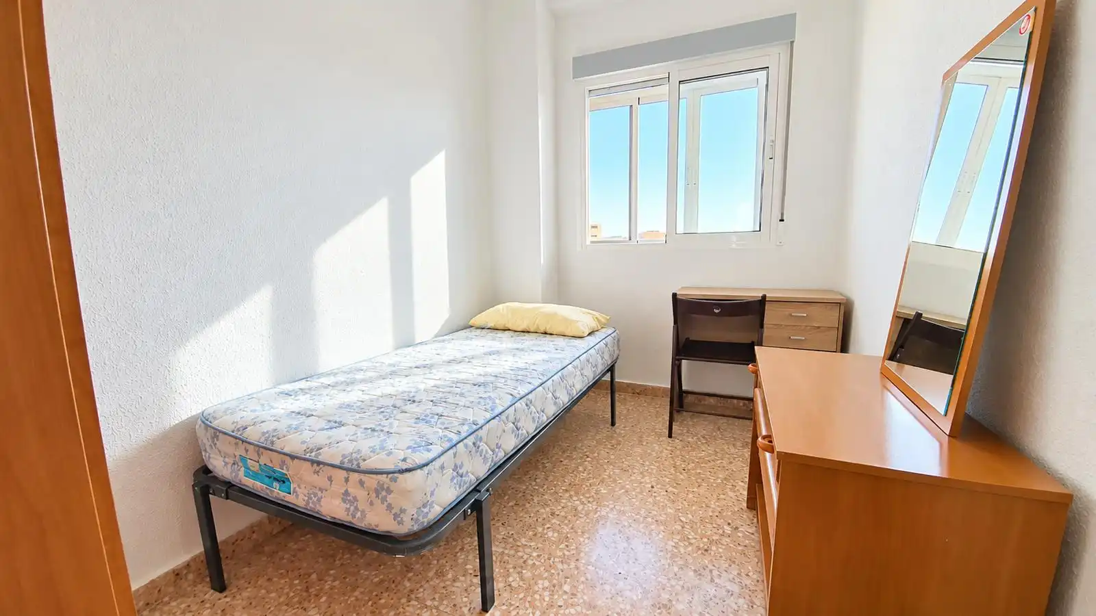 Habitación de Piso en venta en Cartagena con Amueblado, Horno y Lavadora