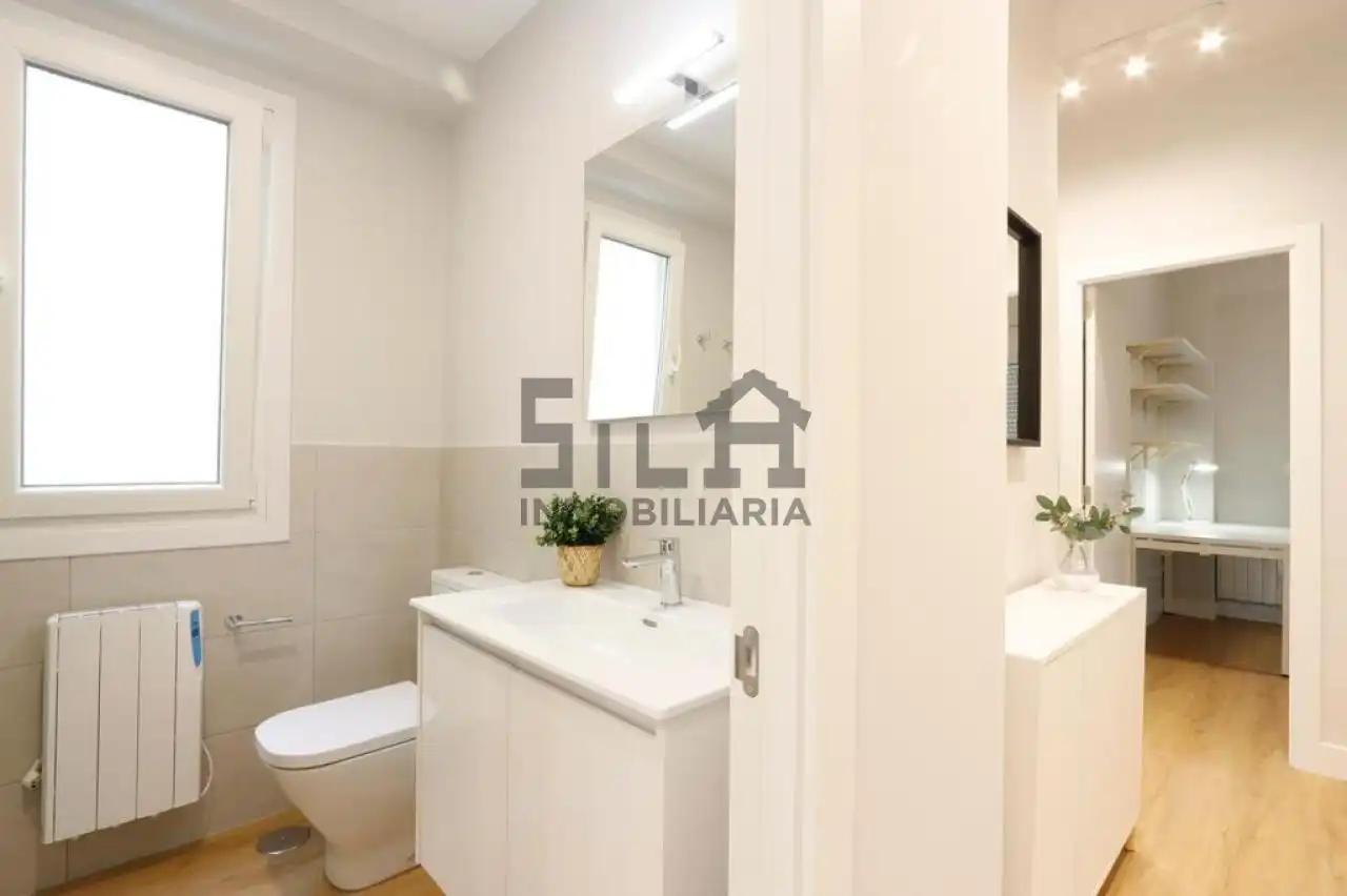 Baño de Piso para compartir en Ourense Capital  con Calefacción y Amueblado