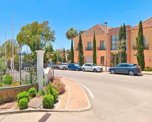 Vista exterior de Oficina en venda en Marbella amb Aire condicionat, Calefacció i Terrassa