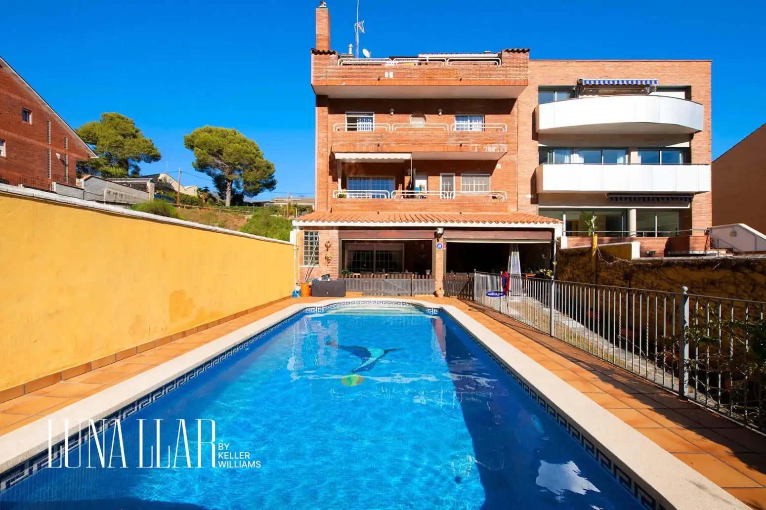 Swimming pool of Houses for sale in Gavà  with Heating, Parquet flooring and Terrace