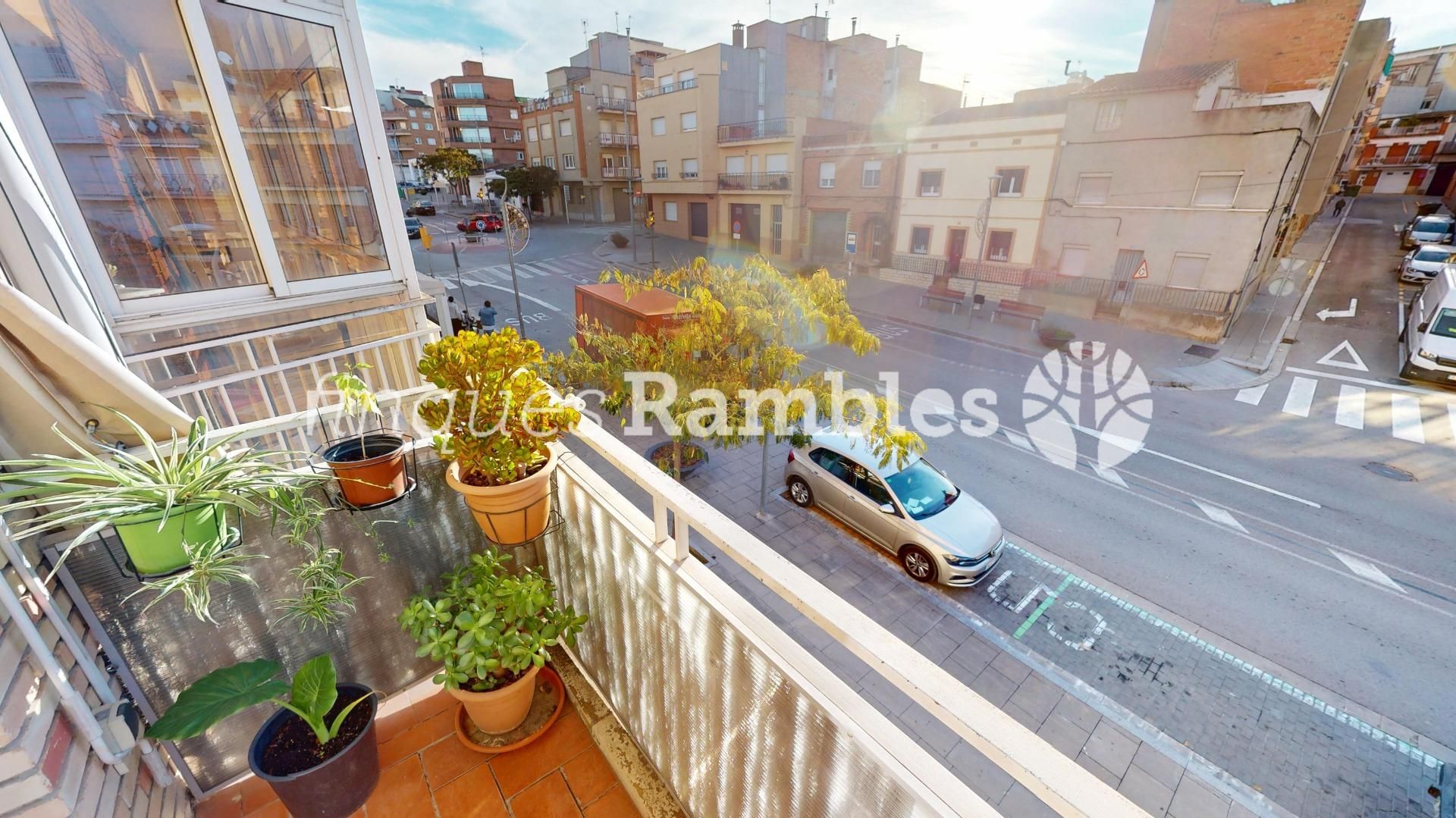 Exterior view of Flat for sale in Santa Margarida de Montbui  with Air Conditioner, Terrace and Storage room