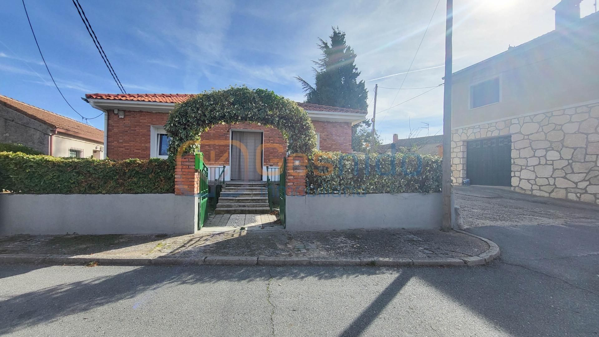 Exterior view of House or chalet for sale in Segovia Capital  with Heating, Private garden and Storage room