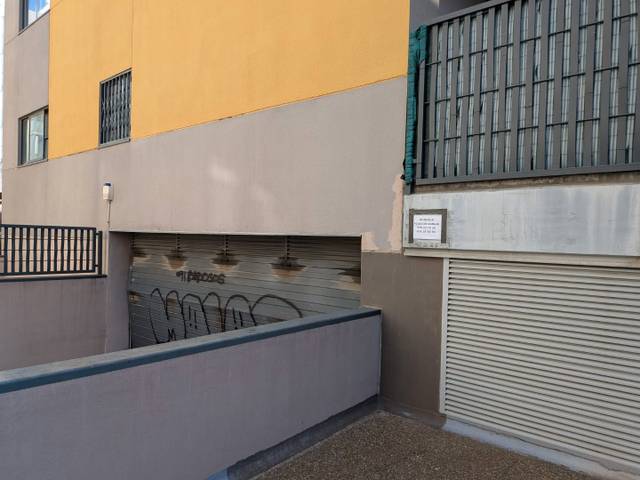 Garaje en Alquiler en Calle Desayuno con Diamantes, 1 en Valdespartera