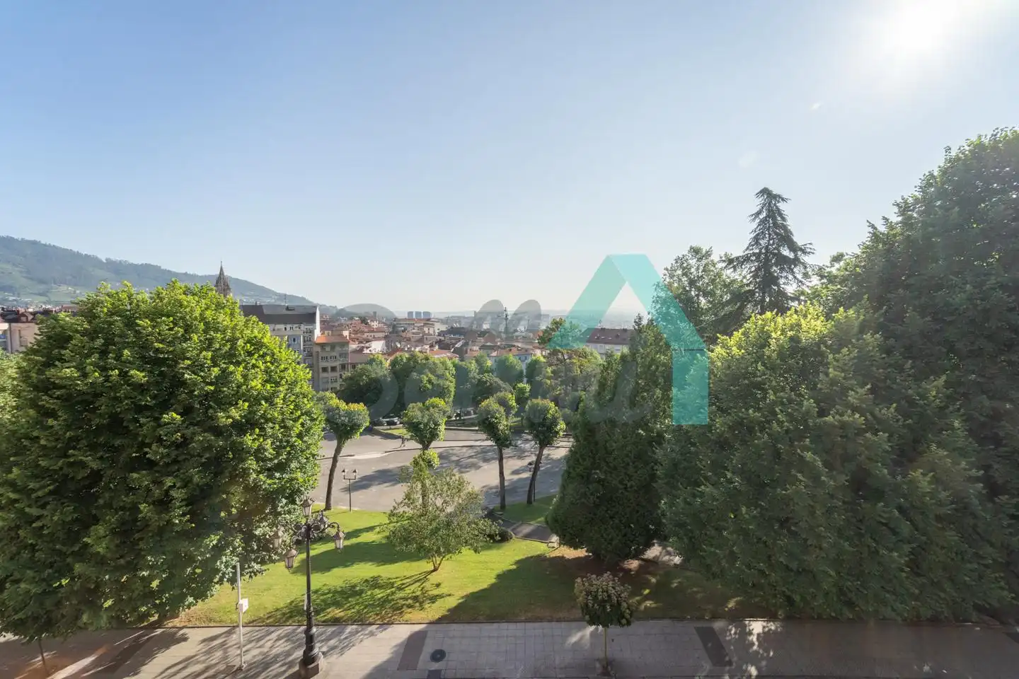 Außenansicht von Wohnung zur untervermieten in Oviedo  mit Heizung, Parkett und Möbliert