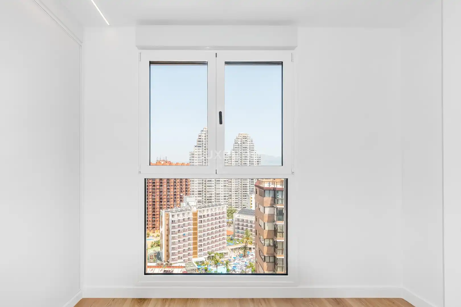 Bedroom of Flat for sale in Benidorm  with Air Conditioner, Heating and Private garden