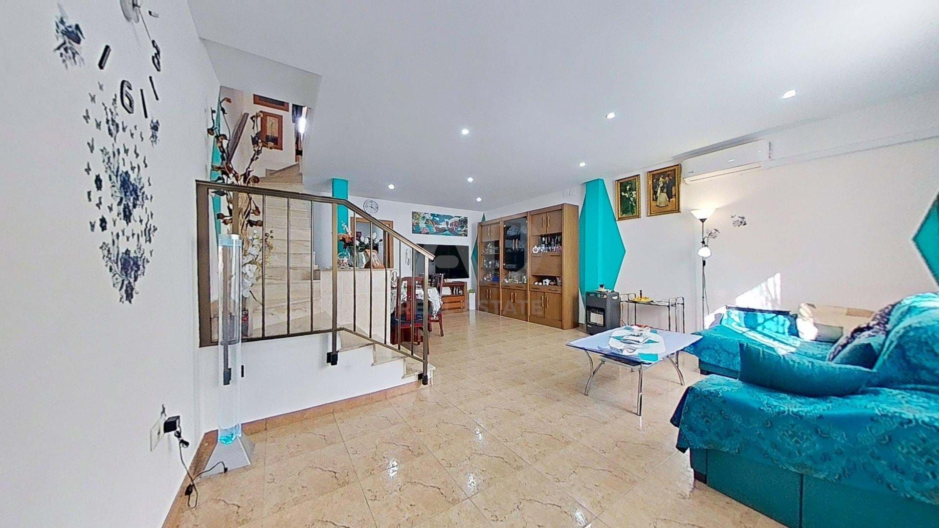 Living room of Single-family semi-detached for sale in Castellón de la Plana / Castelló de la Plana  with Air Conditioner, Heating and Terrace