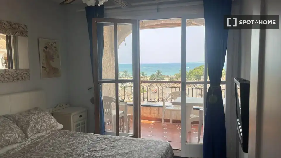 Habitación en Calas Santiago Bernabéu