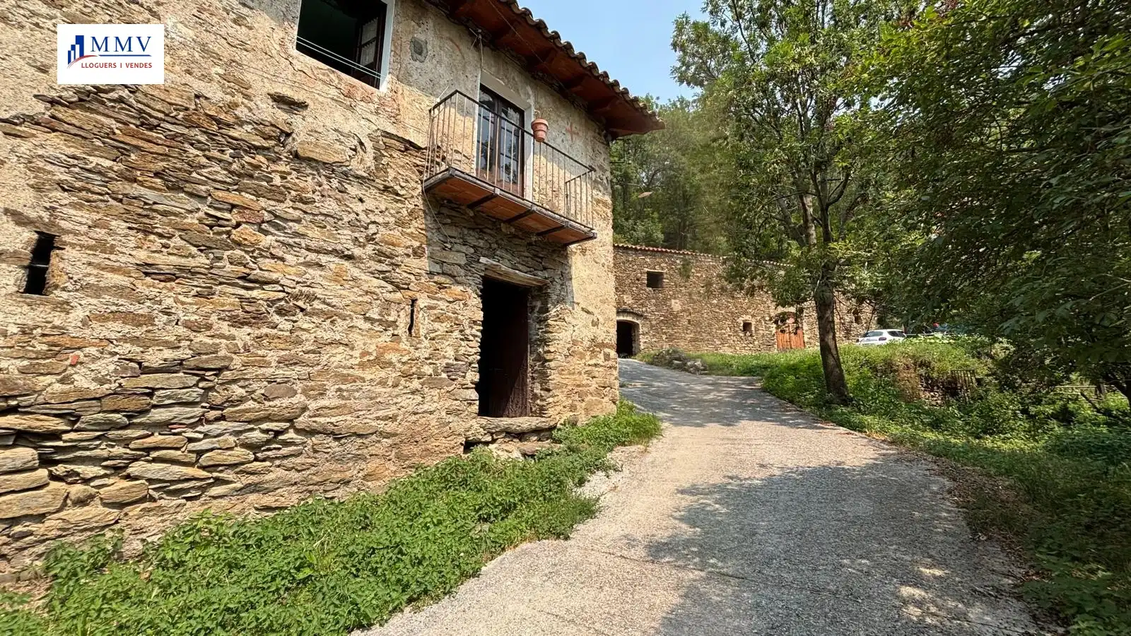 Vista exterior de Finca rústica en venda en Vilallonga de Ter amb Jardí privat i Moblat