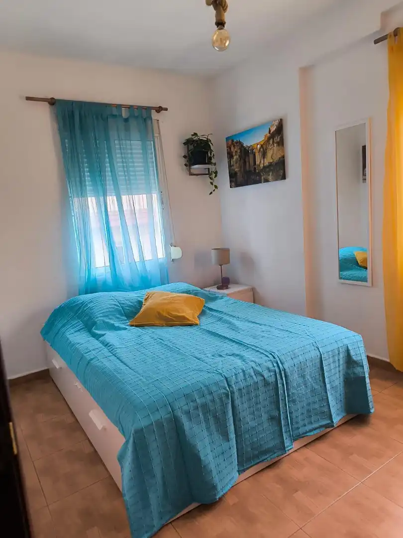 Dormitori de Pis de lloguer en Fuengirola amb Balcó