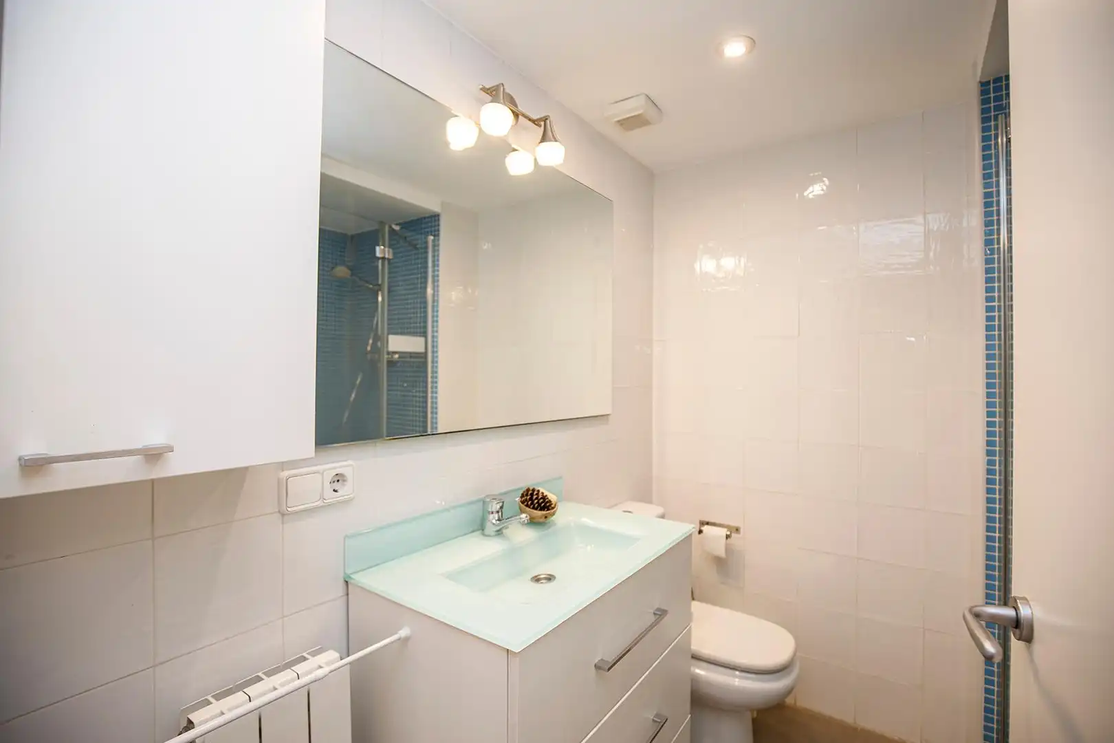 Bany de Àtic en venda en Girona amb Parquet