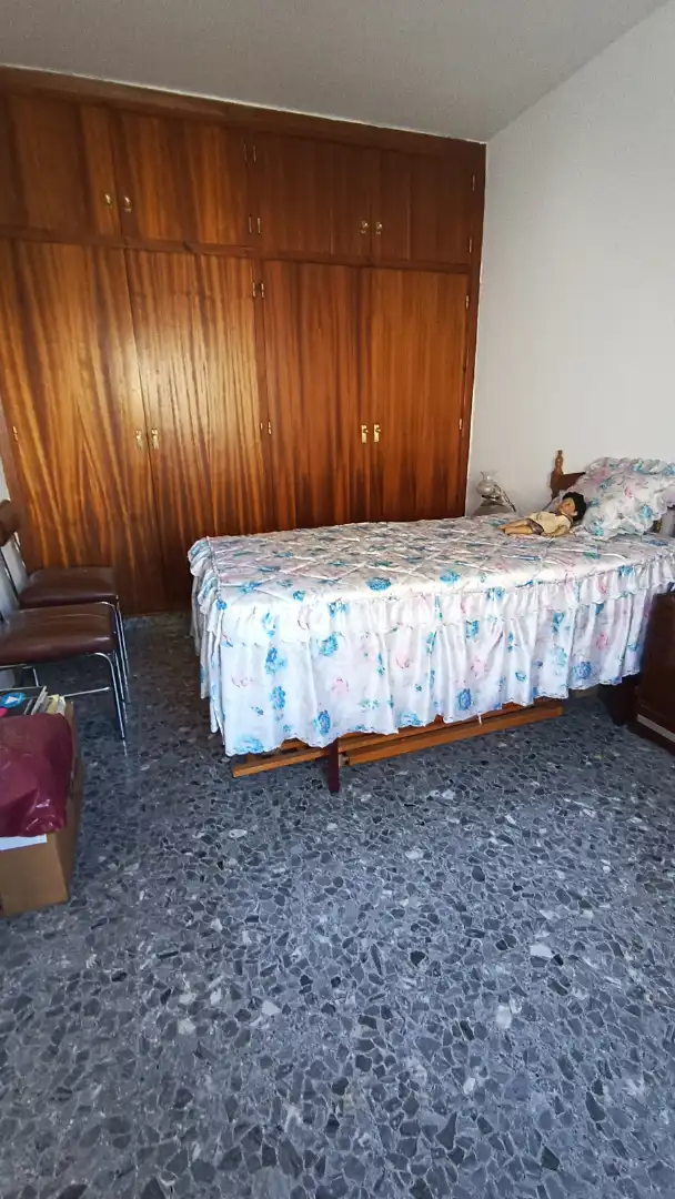 Habitación de Piso en venta en Loja con Balcón