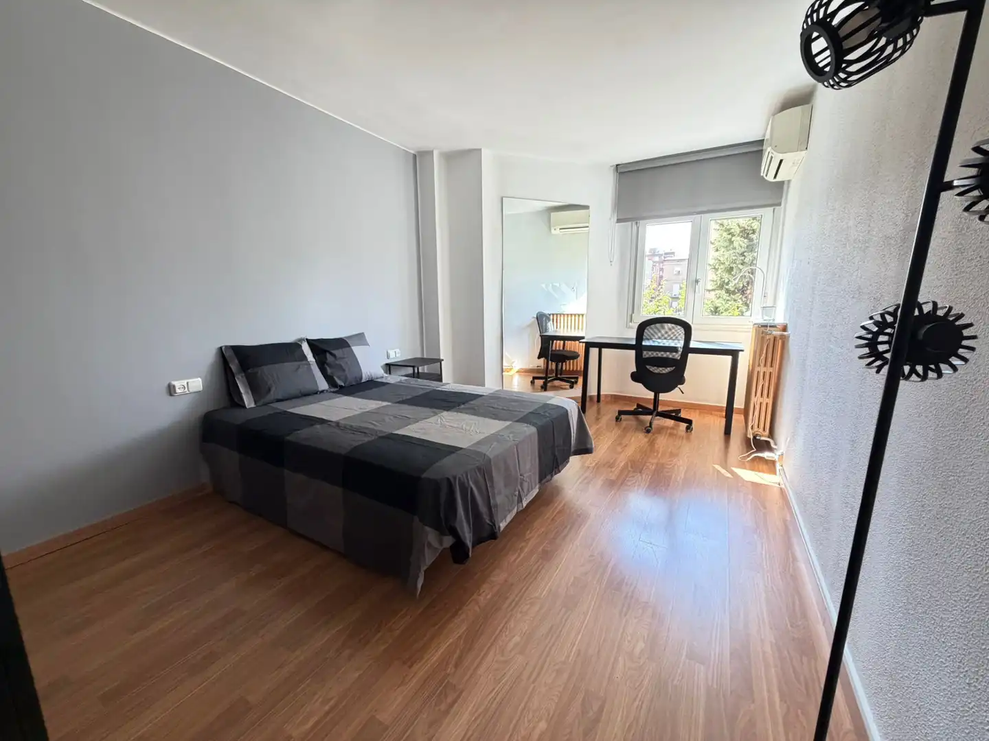 Bedroom of Flat for rent in Lleida  with Air Conditioner, Heating and Parquet flooring