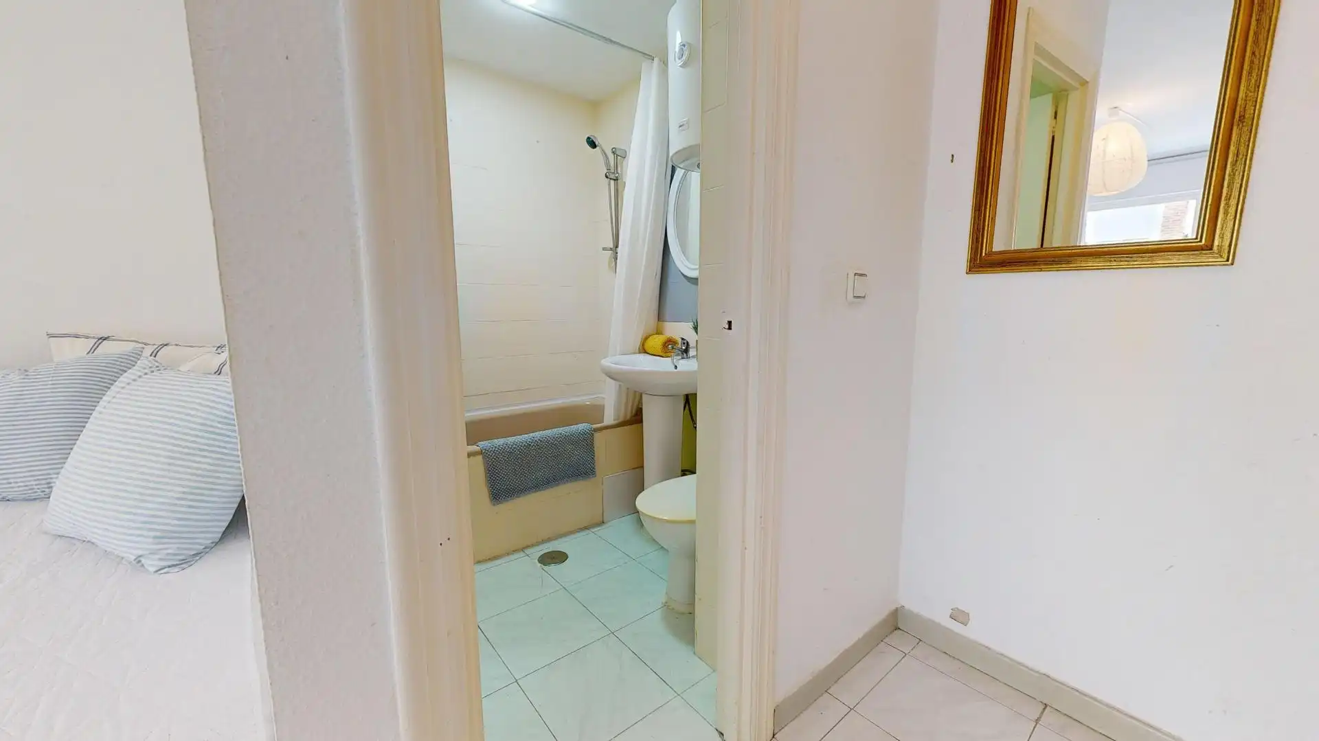Bathroom of Study for sale in Torrevieja