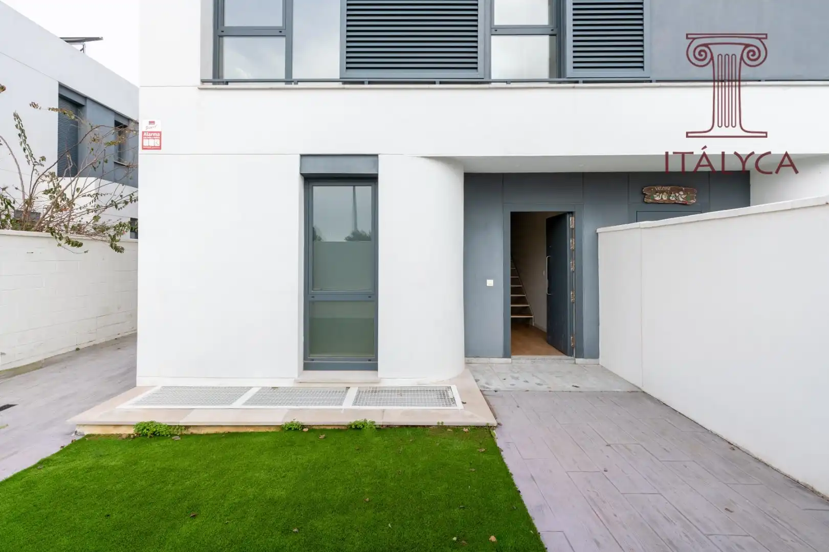 Exterior view of Detached homes for sale in Mairena del Aljarafe  with Heating, Private garden and Terrace