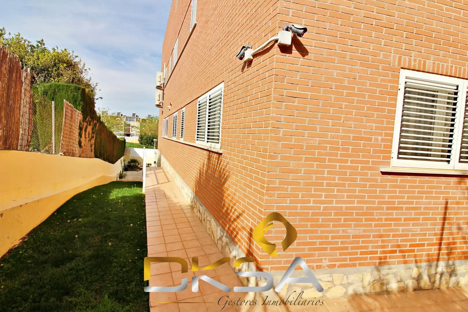 Vista exterior de Casa o xalet en venda en Oropesa del Mar / Orpesa amb Aire condicionat, Jardí privat i Terrassa