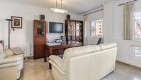 Living room of Flat for sale in  Granada Capital