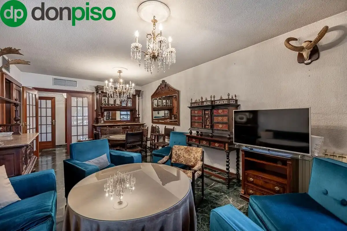 Living room of Flat for sale in Granada  with Air Conditioner, Heating and Terrace