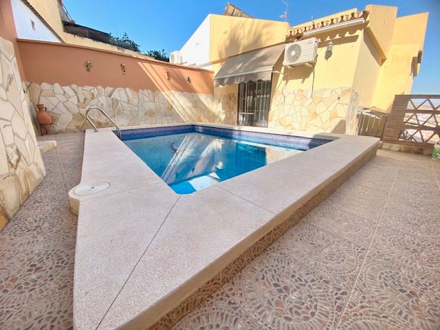 Piscina de Casa adosada de lloguer en Málaga Capital amb Jardí privat, Terrassa i Moblat