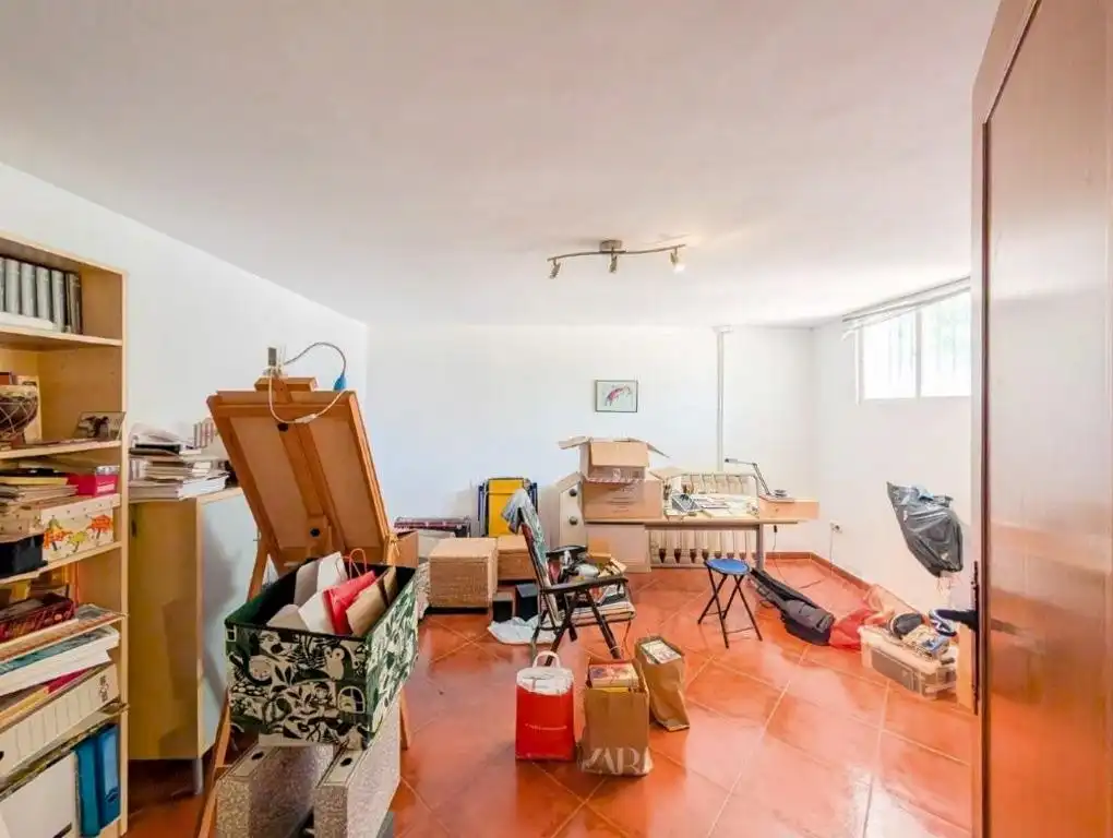 Casa o xalet en venda en Jun amb Calefacció i Terrassa