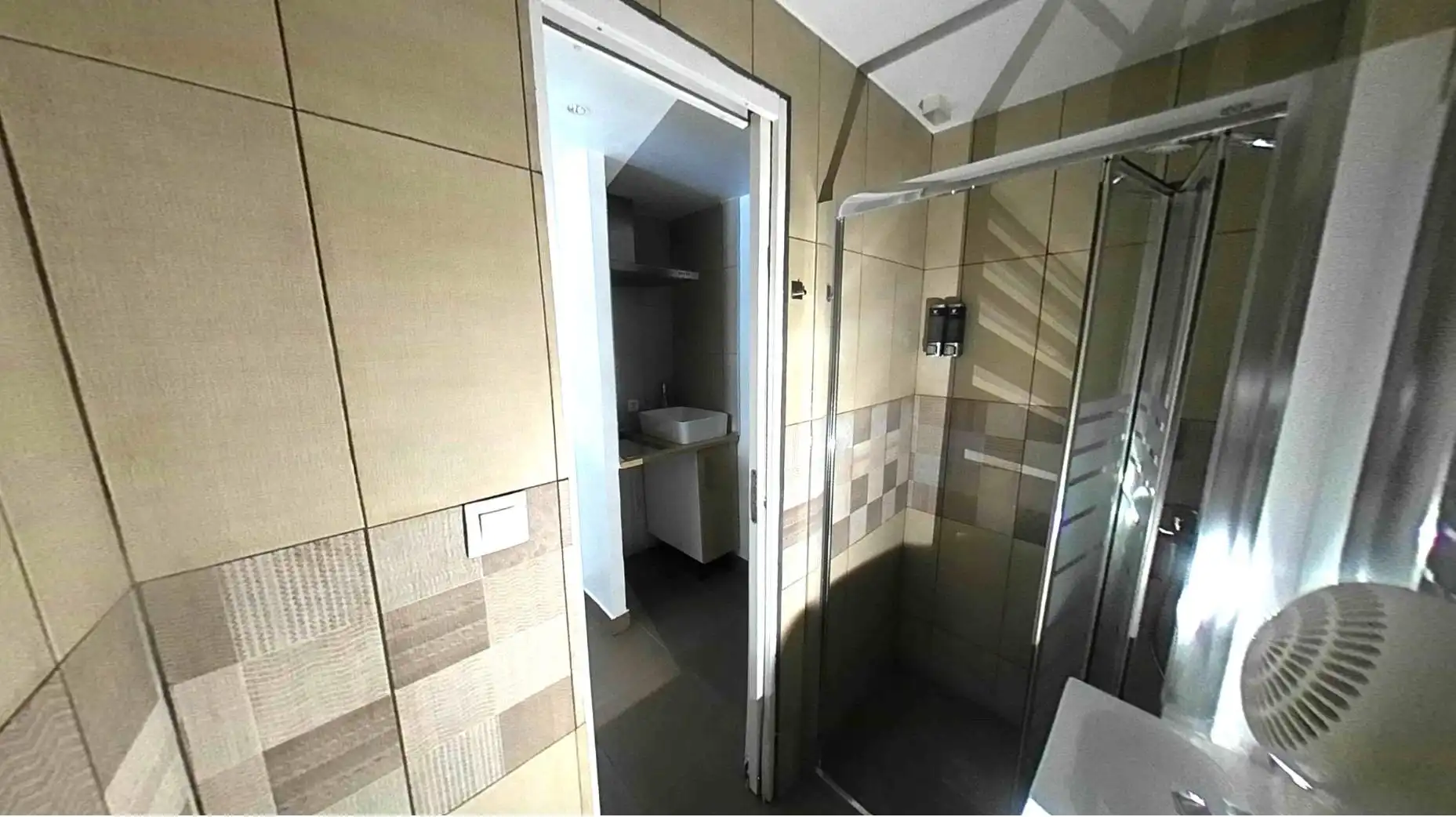 Badezimmer von Erdgeschoss zum Verkauf in Barcelona