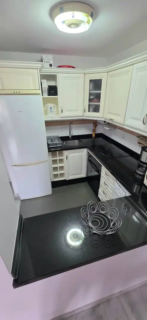 Cuina de Apartament de lloguer en Torrox amb Aire condicionat, Calefacció i Terrassa