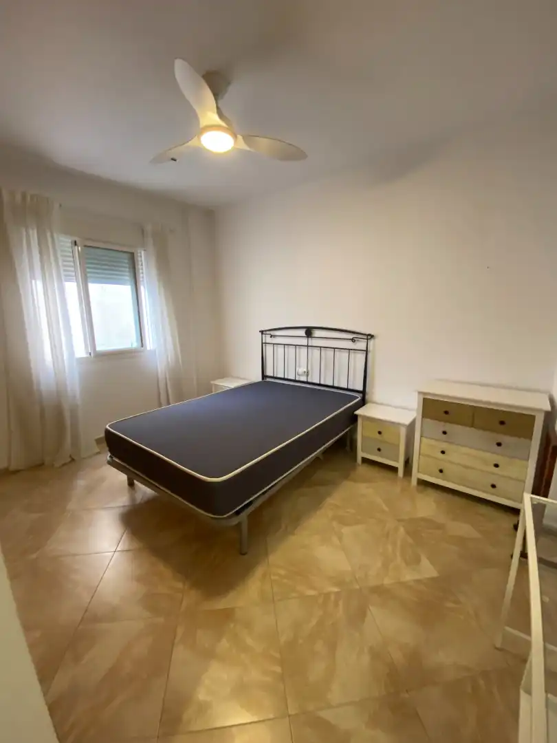 Schlafzimmer von Wohnungen zur Miete in Málaga mit Klimaanlage, Möbliert und Waschmaschine