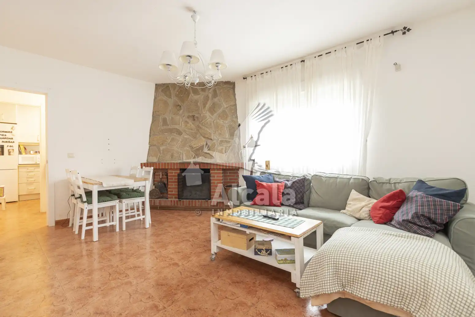 Sala de estar de Casa o chalet en venta en Torrejón del Rey con Calefacción y Piscina