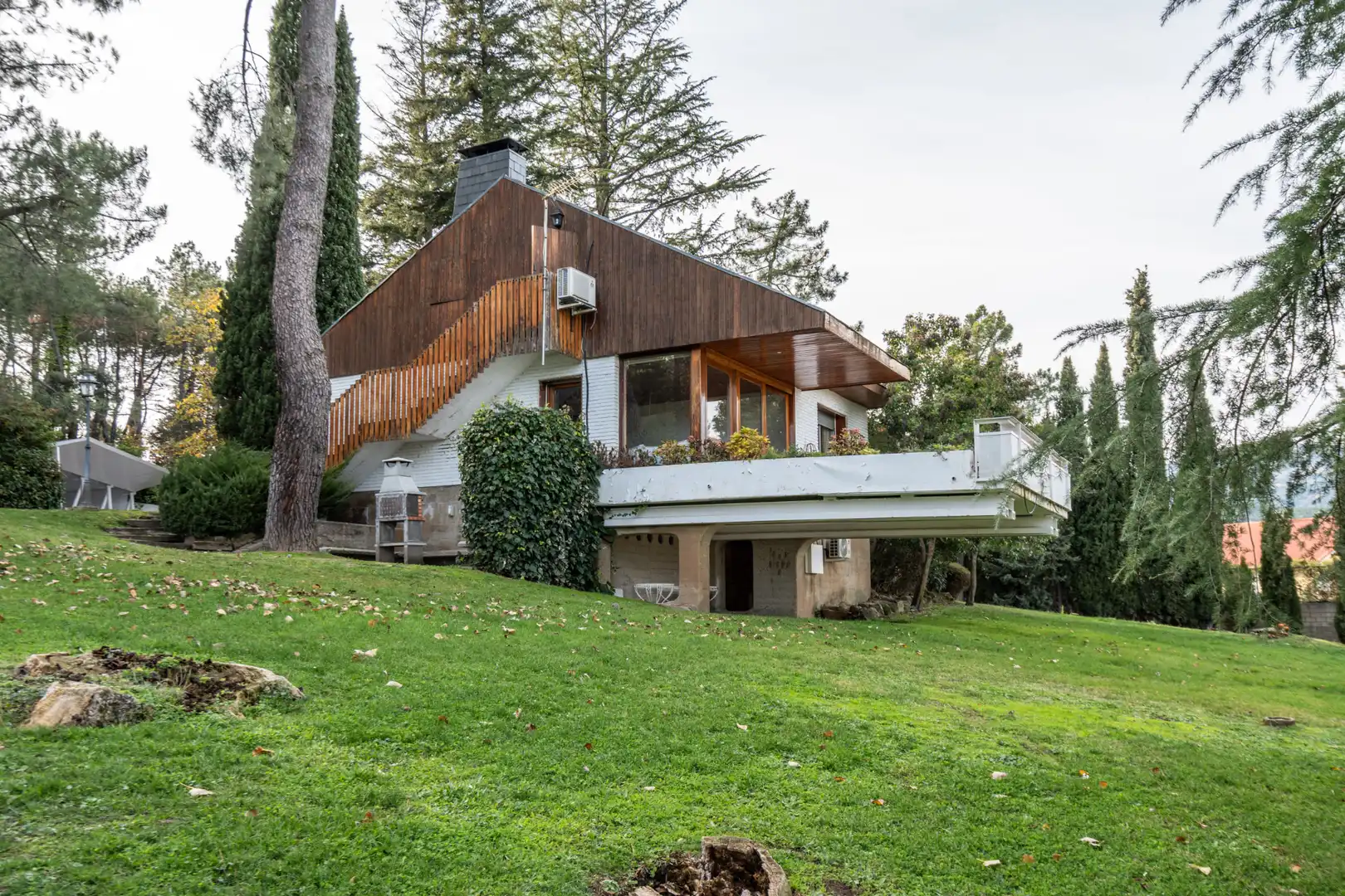 Vista exterior de Finca rústica en venta en Guadarrama con Aire acondicionado, Calefacción y Jardín privado
