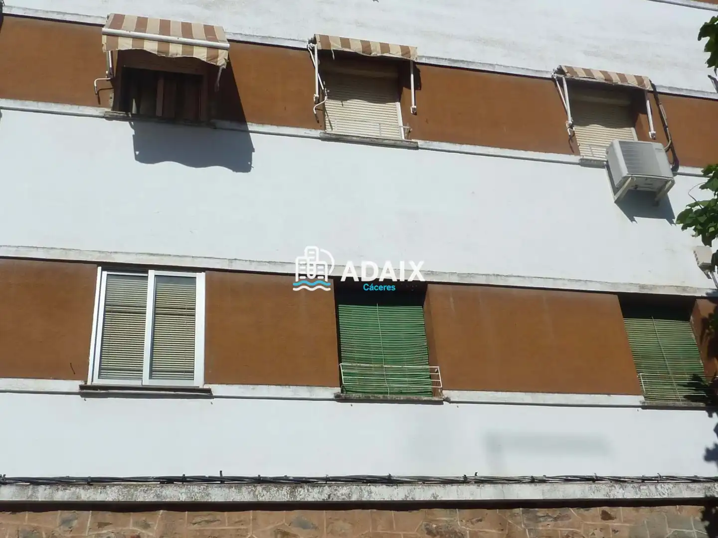 Vista exterior de Pis en venda en Cáceres amb Terrassa