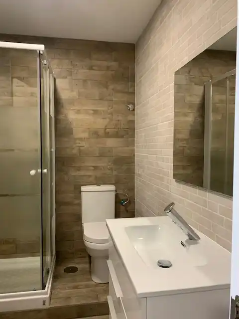 Bathroom of Flat for rent in Ferrol  with Air Conditioner, Heating and Furnished