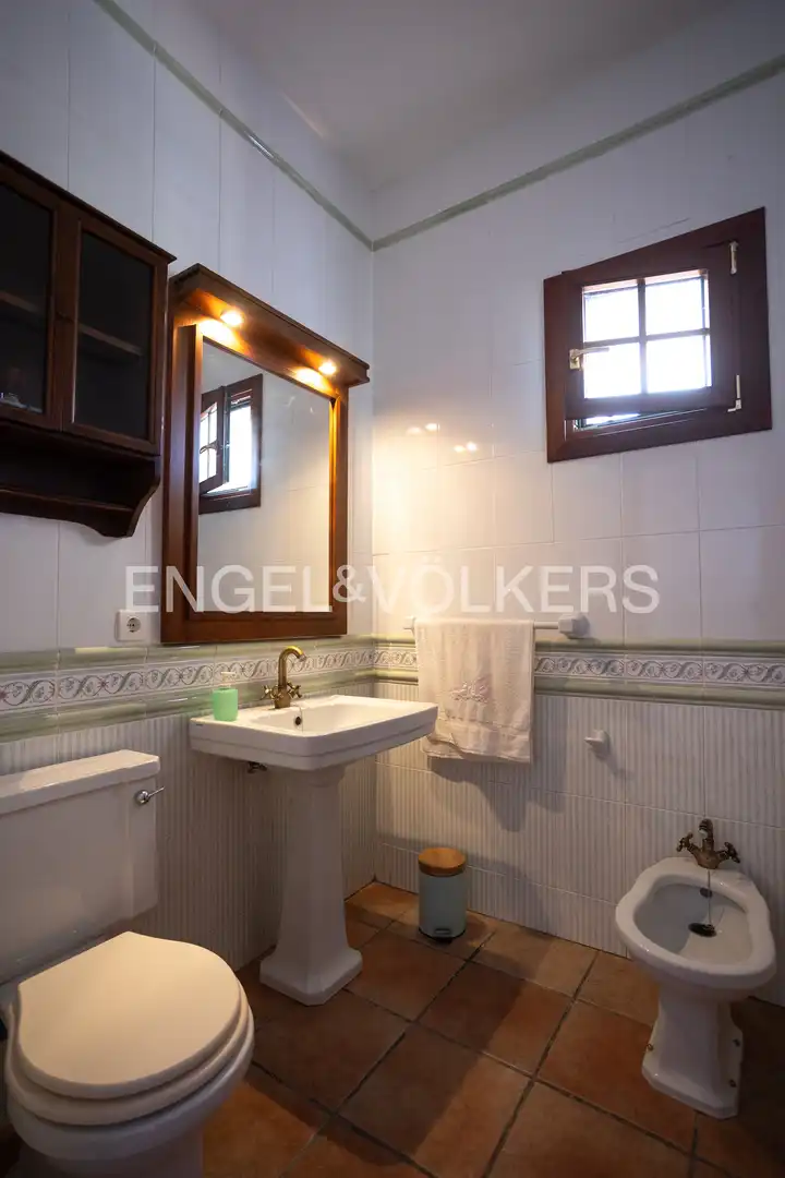 Baño de Finca rústica en venta en Llerena con Calefacción, Jardín privado y Trastero