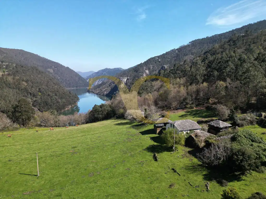 Casa o xalet en venda en Villayón amb Jardí privat