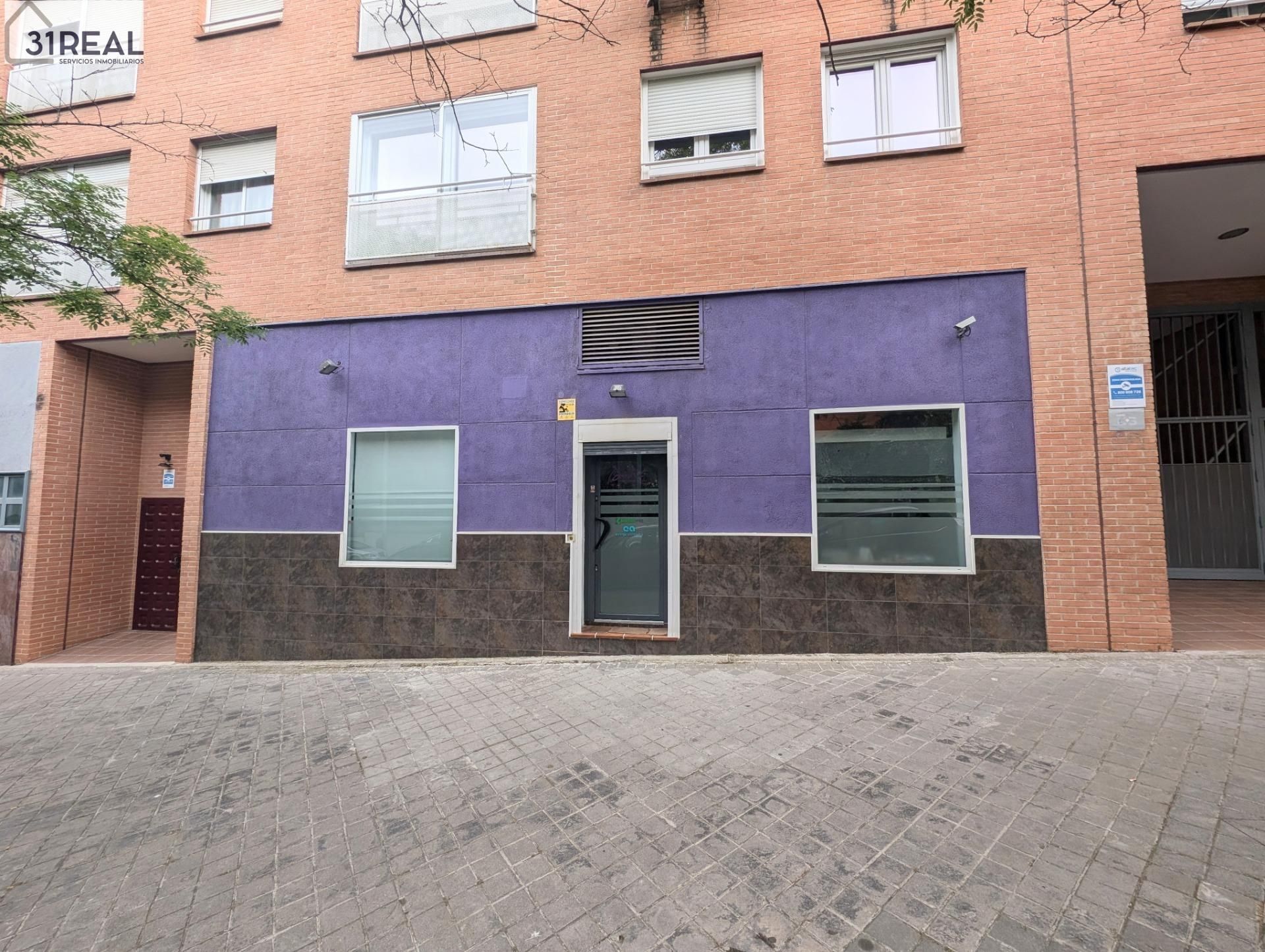 Vista exterior de Local en venta en  Madrid Capital con Aire acondicionado