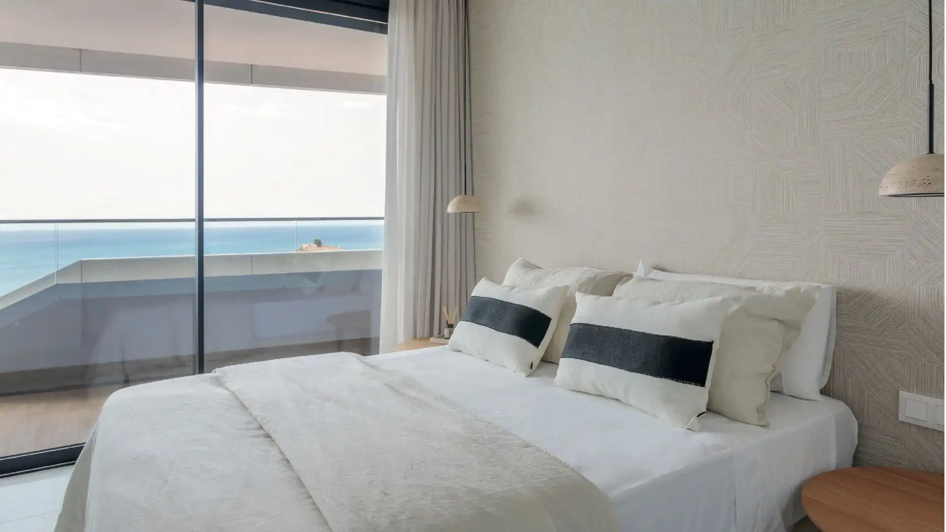 Dormitori de Apartament en venda en Benidorm amb Terrassa, Traster i Piscina comunitària