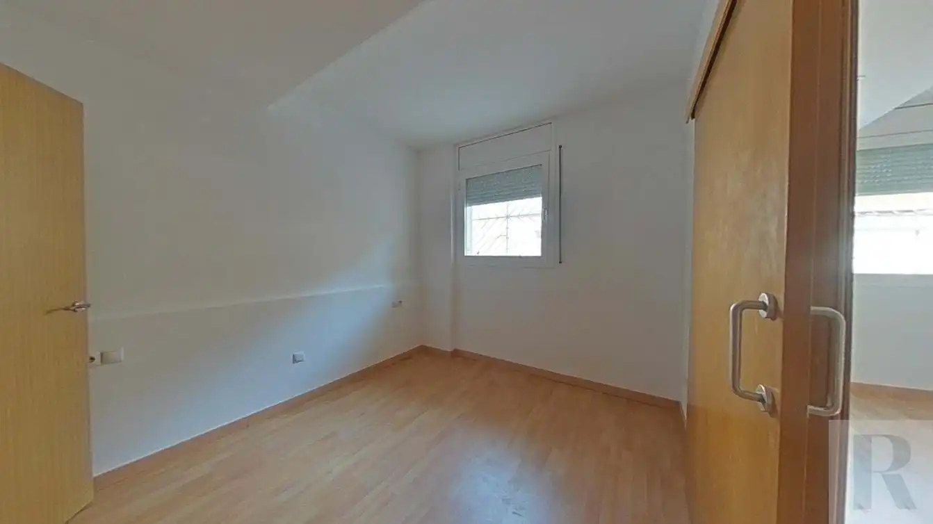 Bedroom of Study for sale in Sabadell